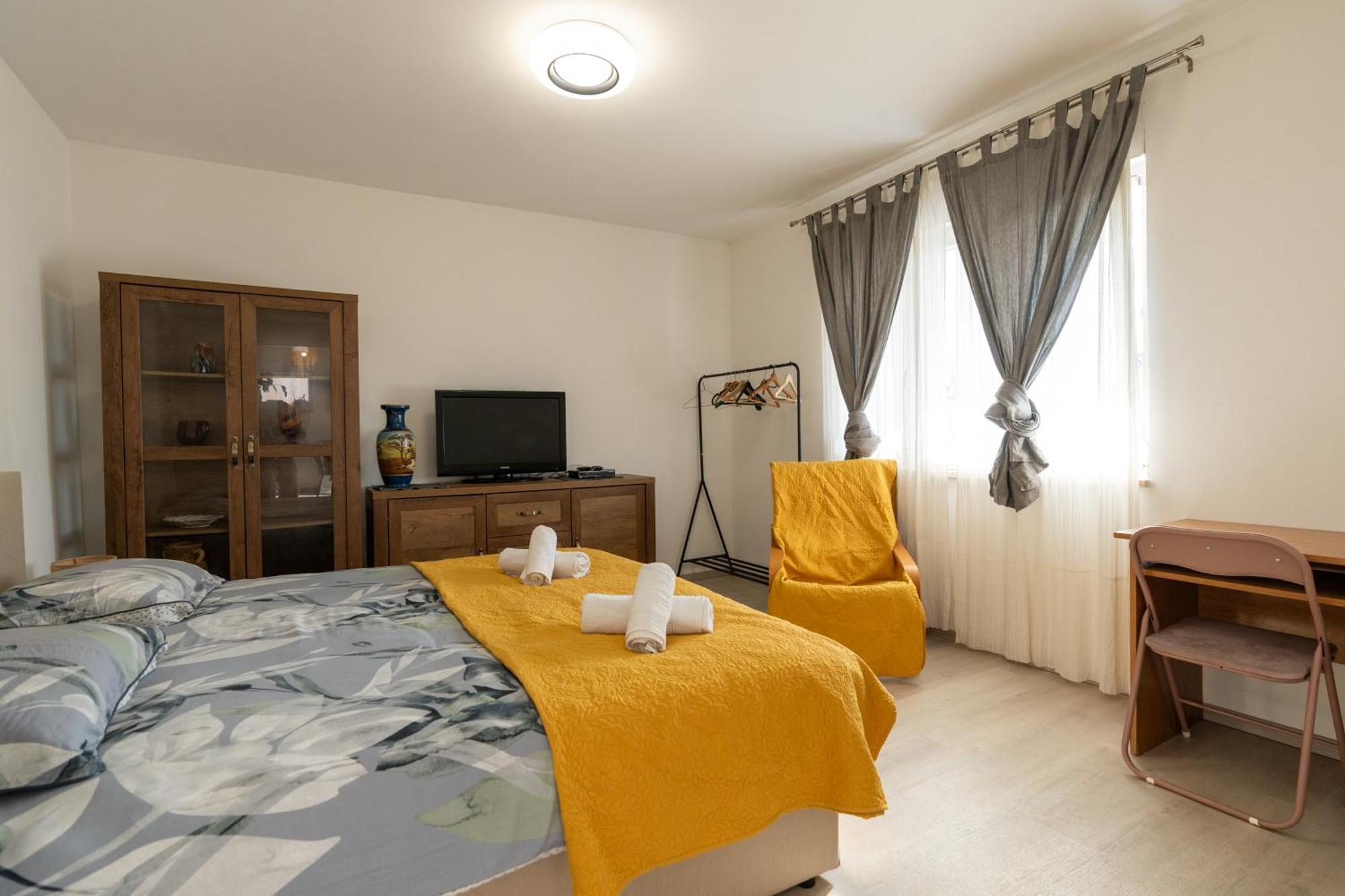 Two-Bedroom Apartment Rea In Rovigno Esterno foto
