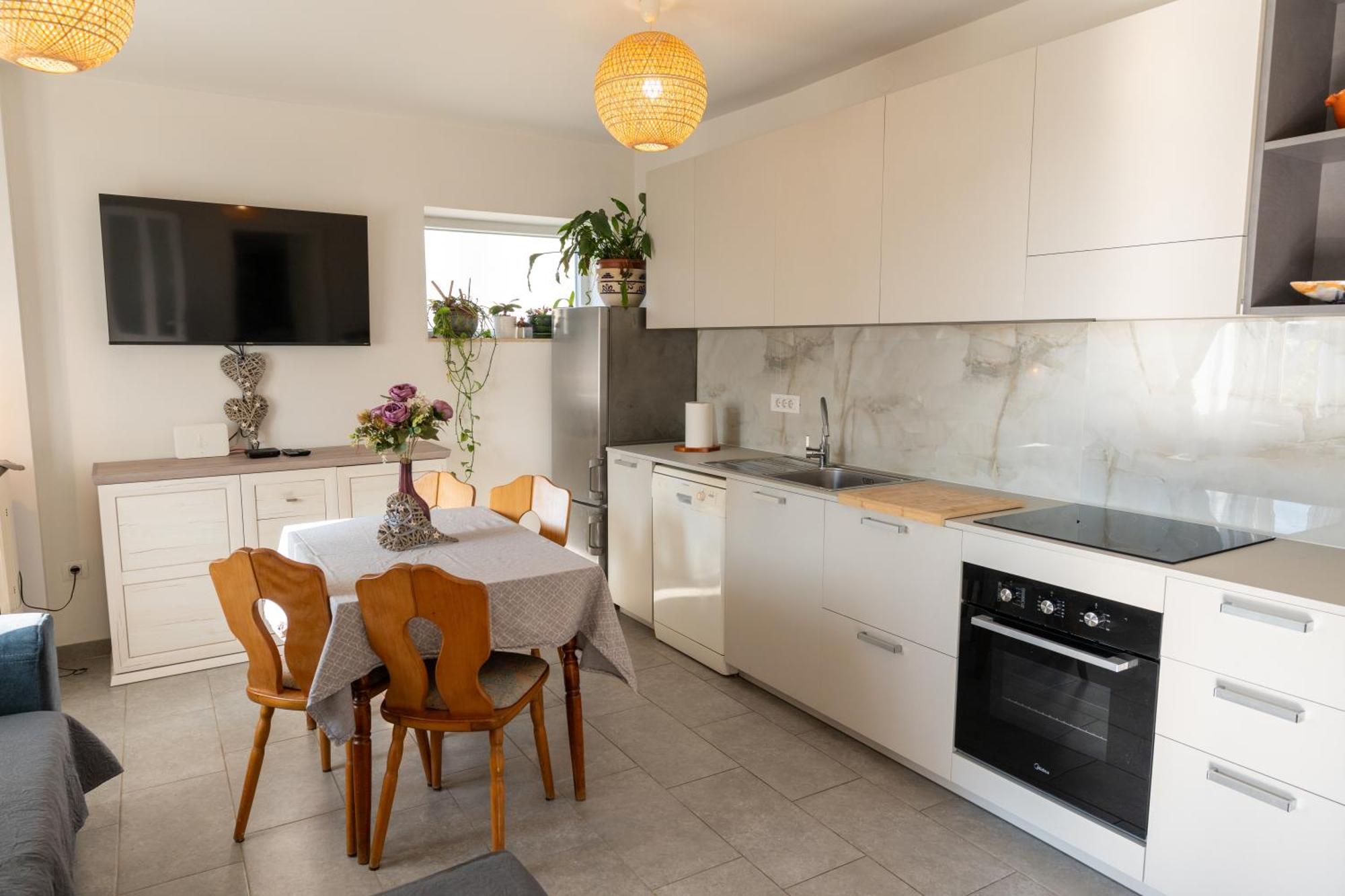 Two-Bedroom Apartment Rea In Rovigno Esterno foto