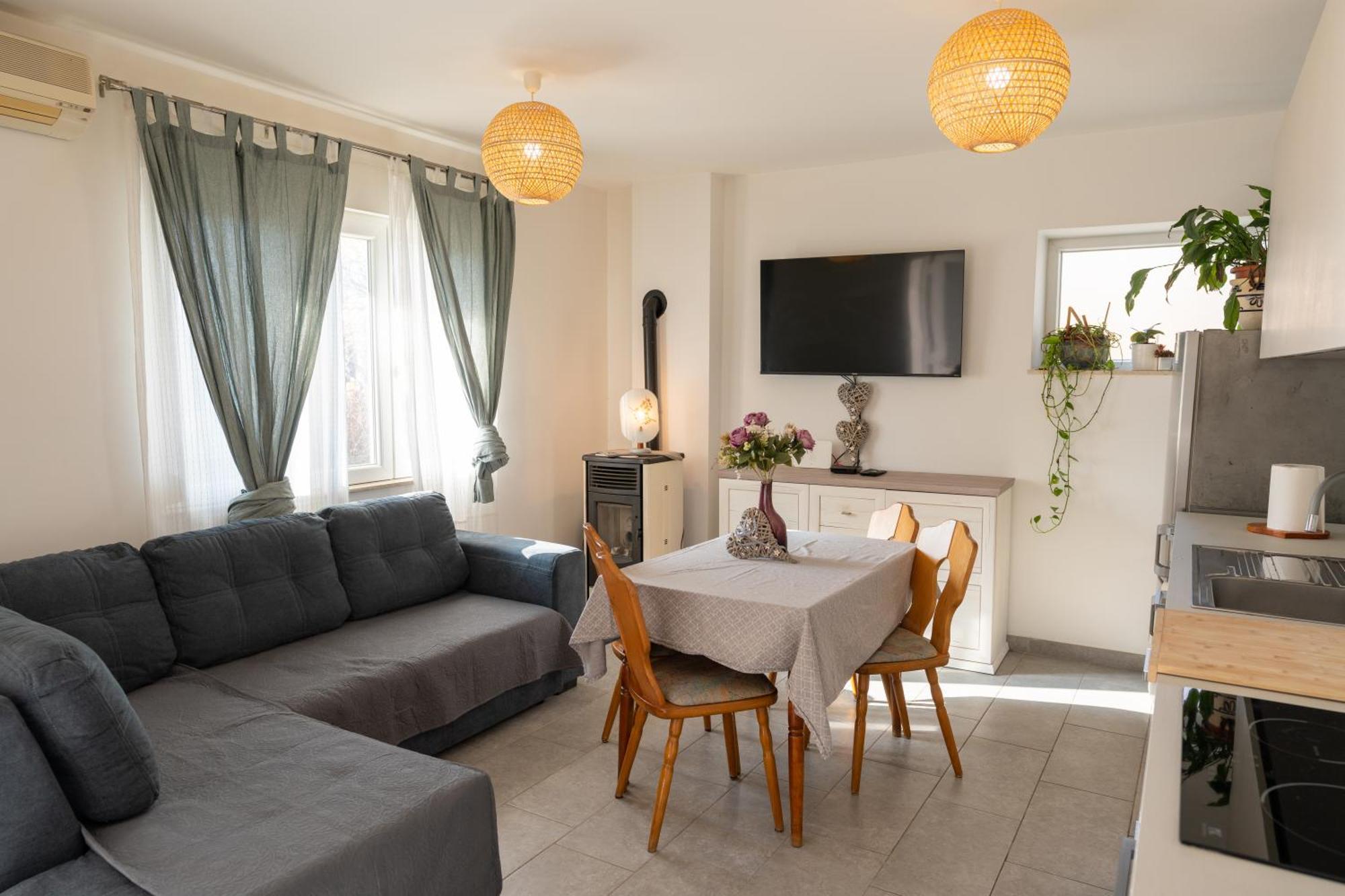 Two-Bedroom Apartment Rea In Rovigno Esterno foto
